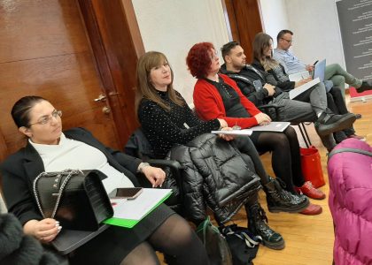 Uloga zdravstvenih radnika u prevenciji i zaštiti od nasilja nad starijim ženama
