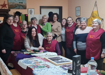 Poseta žena iz trsteničkih i čačanskih sela Udruženju žena Iđoš i gradu Kikindi